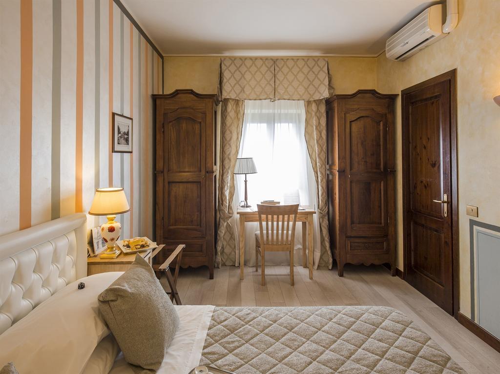 Il Melograno Agriturismo & Spa Pianello  Стая снимка